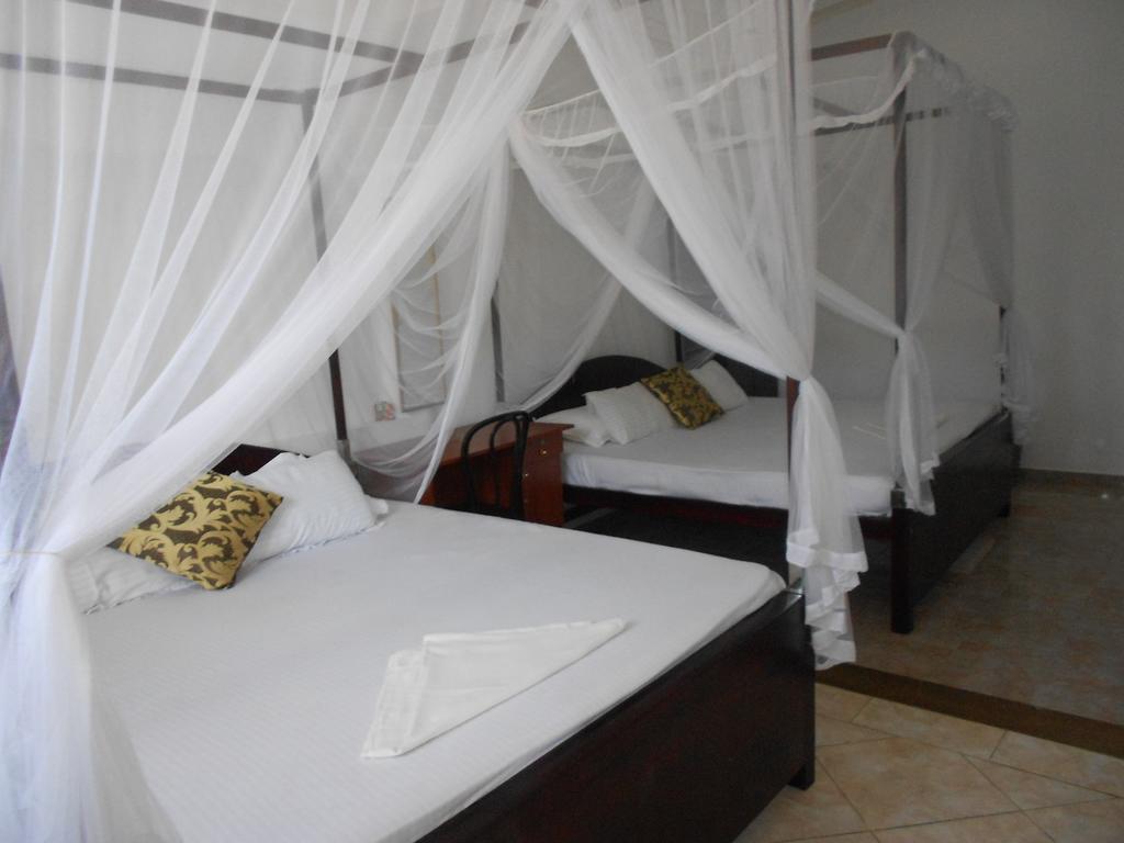 Wijenayake'S - Beach Haven Guest House - Galle Fort Стая снимка