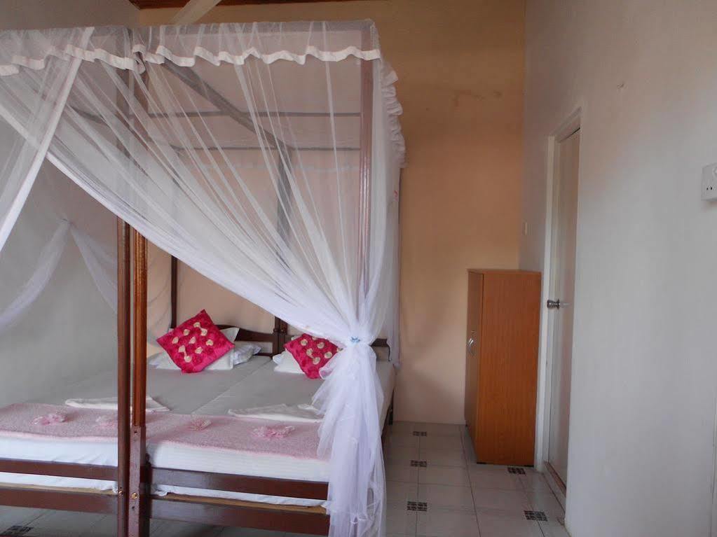 Wijenayake'S - Beach Haven Guest House - Galle Fort Екстериор снимка